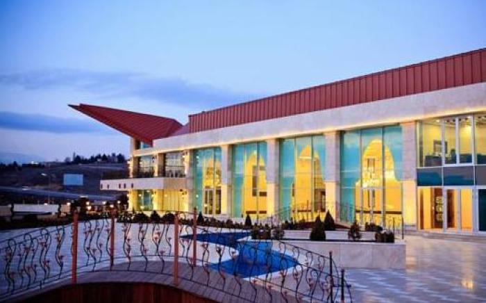 Kronos Hotel