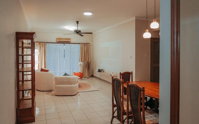 Gee homestay @ Marina court resort