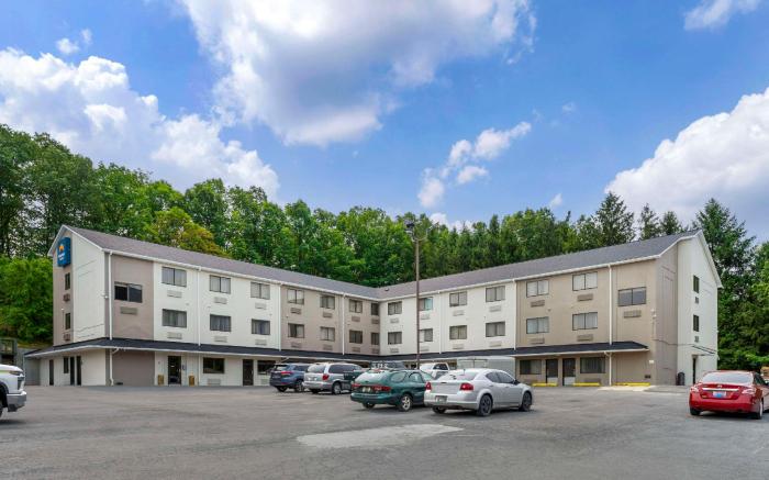 Suburban Studios LaVale - Cumberland