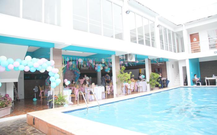 MODERN PEAK SUITES 