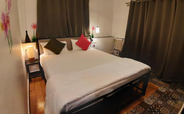 Couple cottage room with Private Lawn