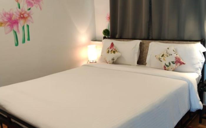 Couple cottage room with Private Lawn