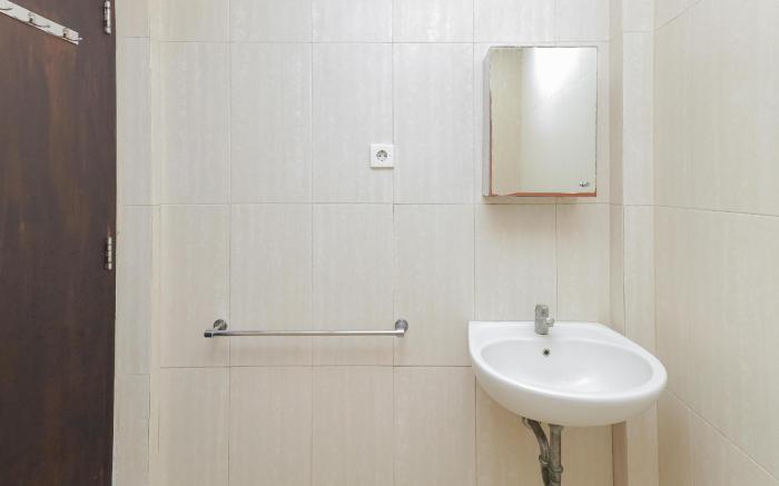 RedDoorz near T1 Juanda Airport