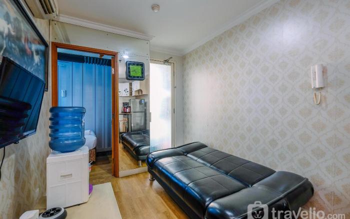 Comfort 2BR Cinere Bellevue Suites By Travelio