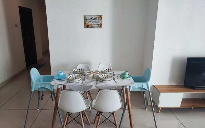 KSL 4 Bedroom (Private Lift) 7Queen 2Single 16pax