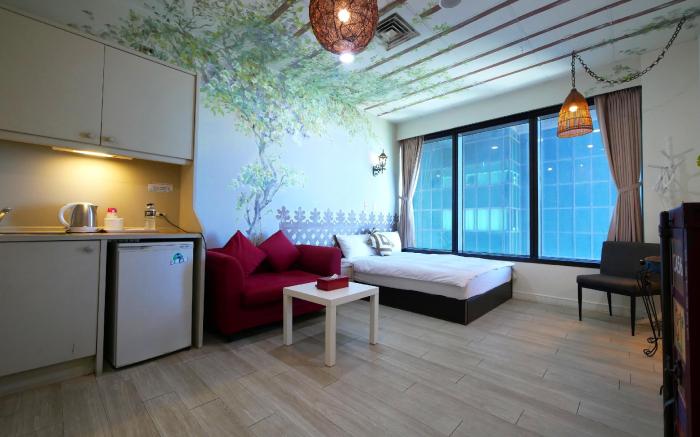 Kaohsiung Port Inn (高雄港商旅-慕夏側海景2人房)