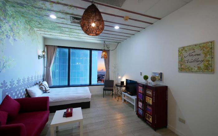Kaohsiung Port Inn (高雄港商旅-慕夏側海景2人房)