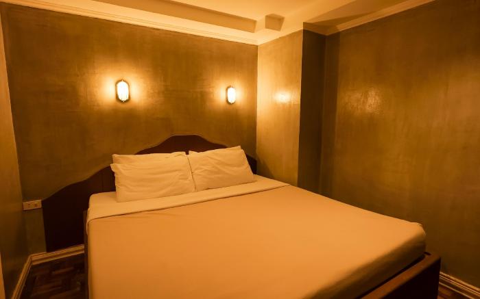 CONNECTOR HOSTEL