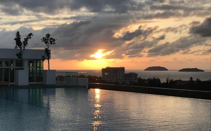 Sunset Seaview Vacation Condos @ Infinity Avenue