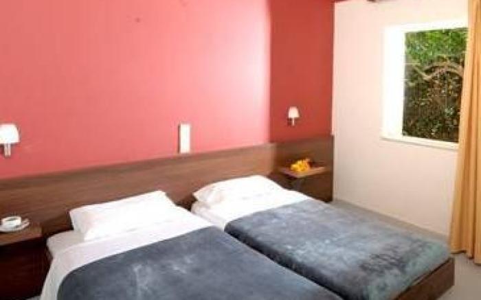 Meropi Hotel & Apartments