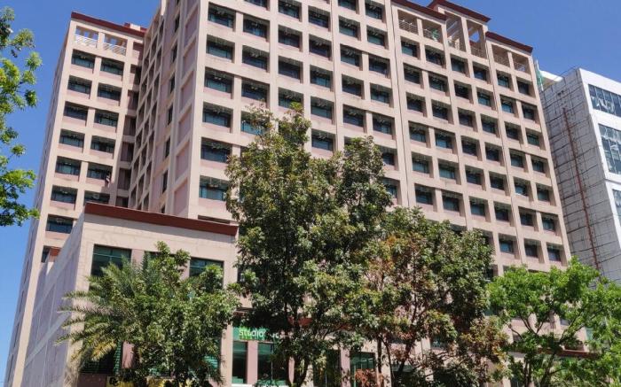 Studio Unit at the center of Alabang