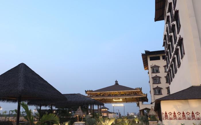 Shyama Sarovar Portico
