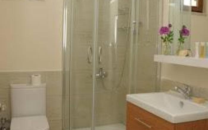 three apples suites