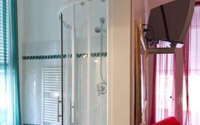 Lia Rooms
