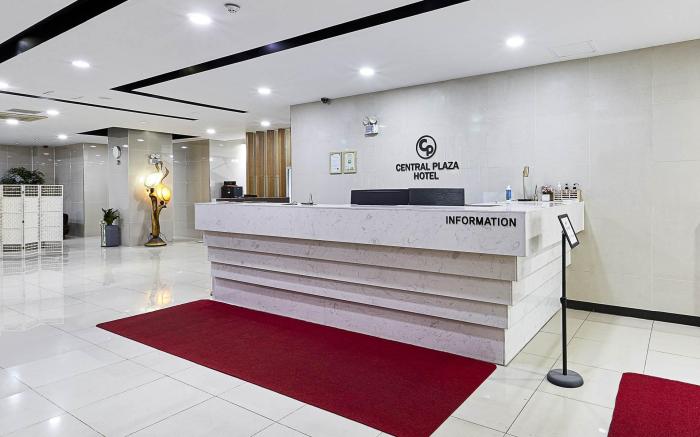 Central Plaza Hotel