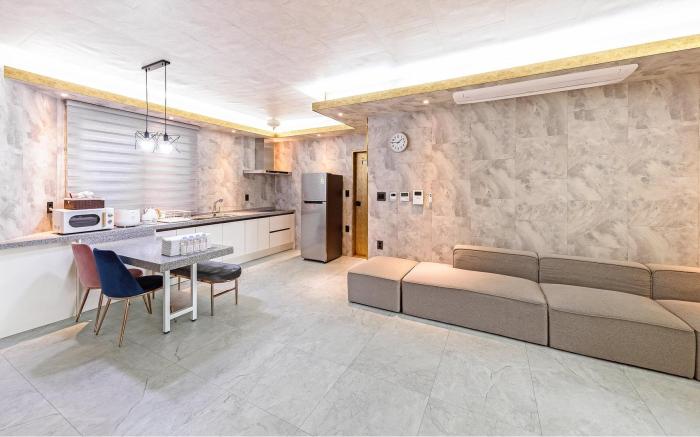 Chuncheon Poolhouse Epop
