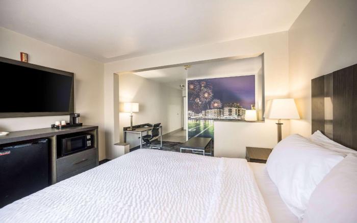 AmericInn by Wyndham Green Bay Near Stadium