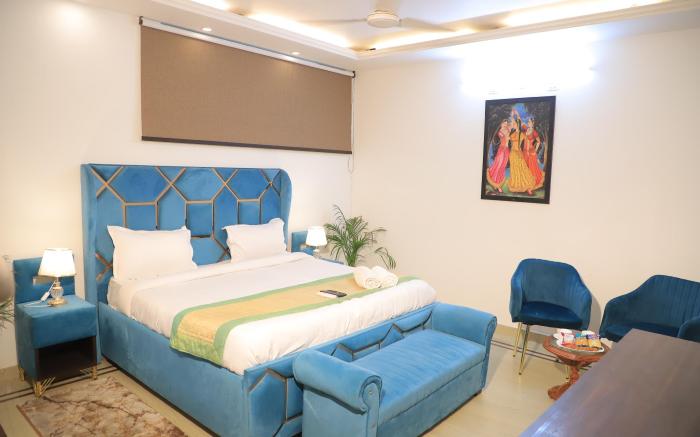 Fortune Home Service Apartment 3Bhk , D-198 Saket