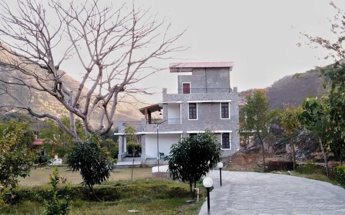 Molshri Farms & Villas