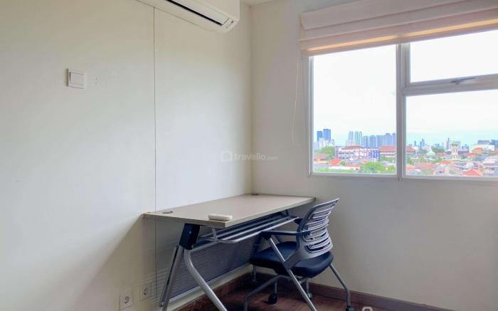 Warm Homey 1BR Belmont Residence Puri By Travelio