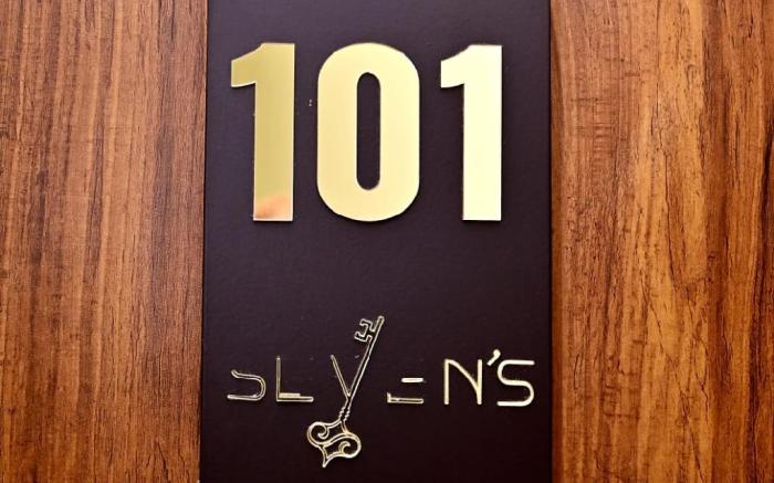 THE SEVEN'S HOTEL