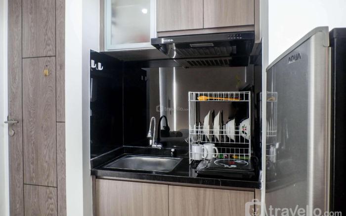 Minimalist Modern Studio Taman Melati By Travelio