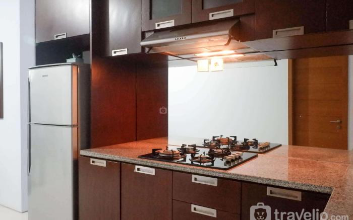 Modern 2BR Aryaduta near CITO Mall By Travelio