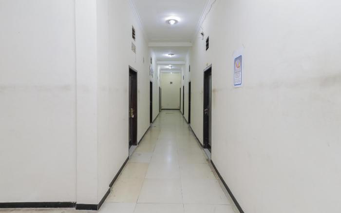 RedDoorz Plus near Museum Angkut Batu 4