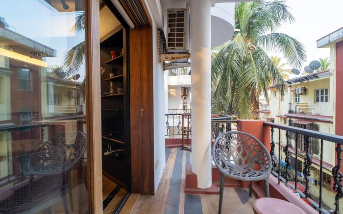 Walk to Calangute beach from this beautiful studio