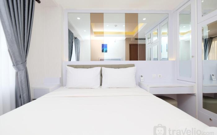 Fancy and Nice 2BR @Podomoro Golf View By Travelio