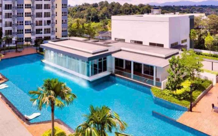 The Cozy@Southville, Bangi (Netflix/Disney+/Pool)