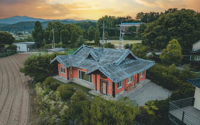 Chuncheon Viandante Dokchaehanok