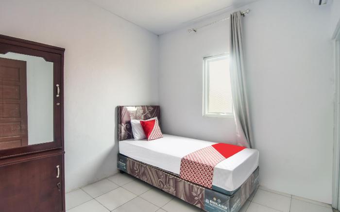 SPOT ON 92000 3m Kost Dan Homestay