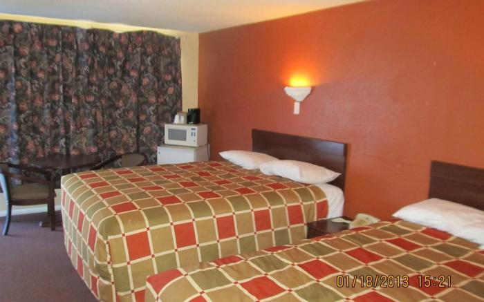 Travelors lodge eads colorado