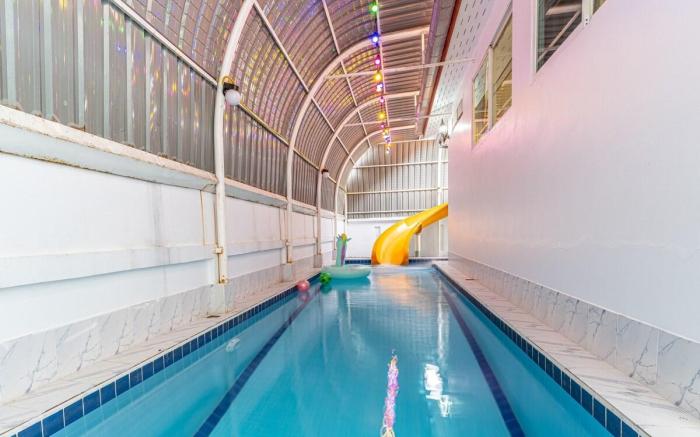 Mew 2 Indoor pool villa/2km from walkingST n beach