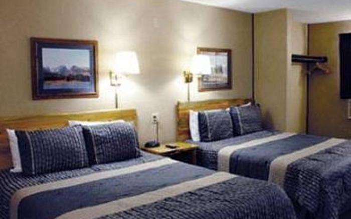 Hotel Estes