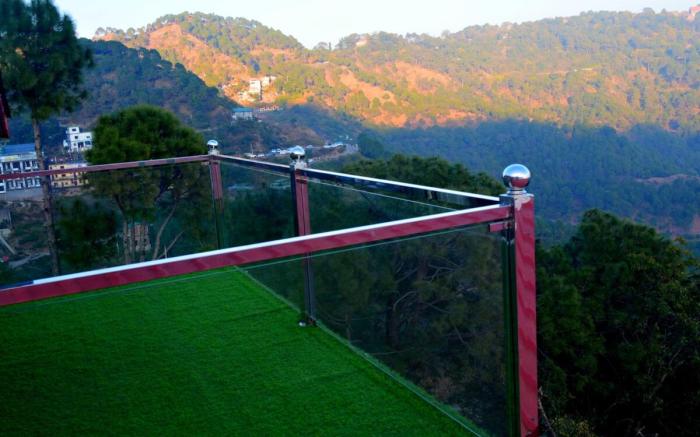 Basil Woods, Kasauli