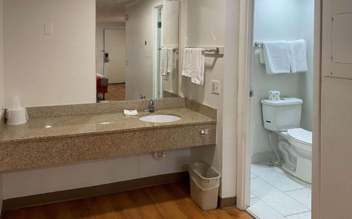 Motel 6 Hagerstown, MD