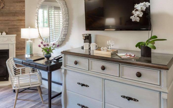 The Lodge at Healdsburg, tapestry Collection by Hilton