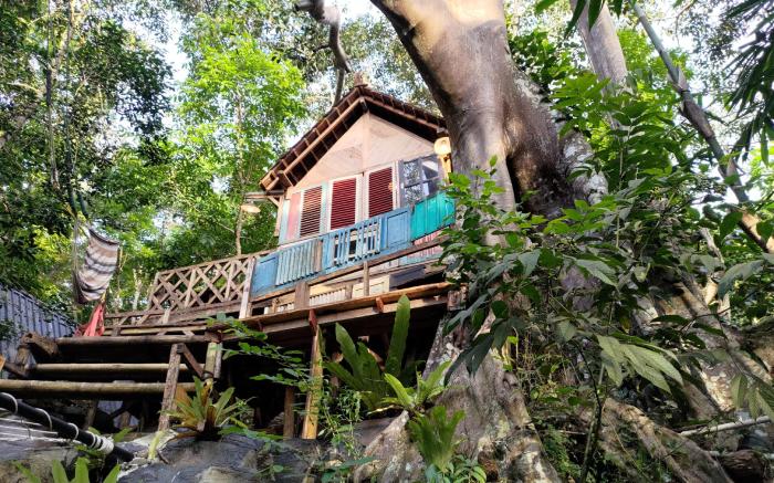 Sawang Alas Glamping Cabin in Awandaru Village 