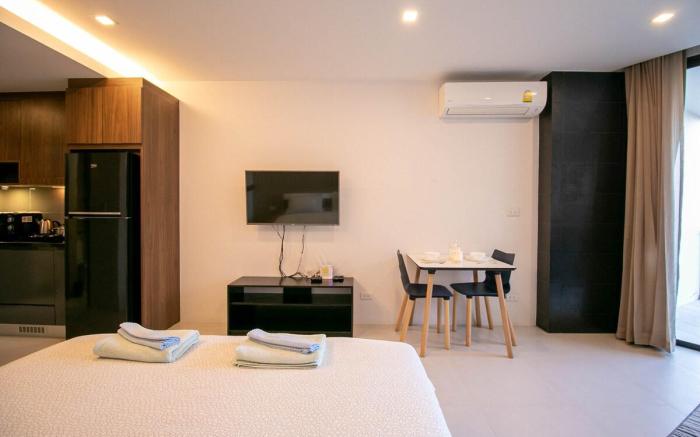 Escape Condomonium Beachfront Suite Studio - E147