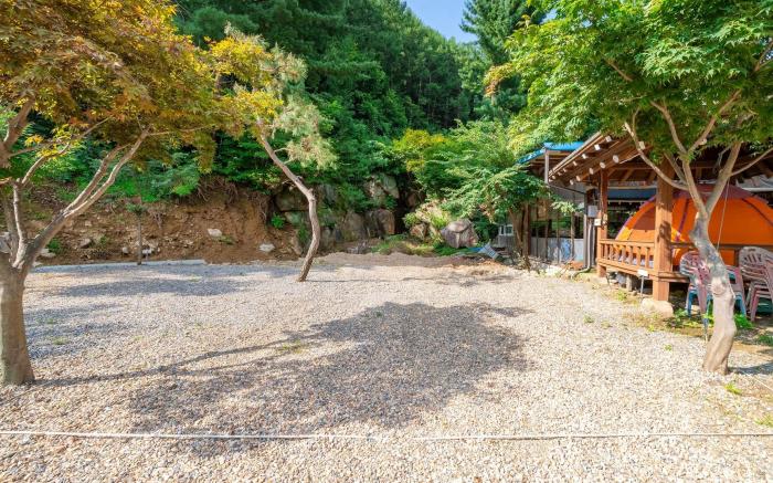 Gapyeong dolgungpensyeon&kaempingjang