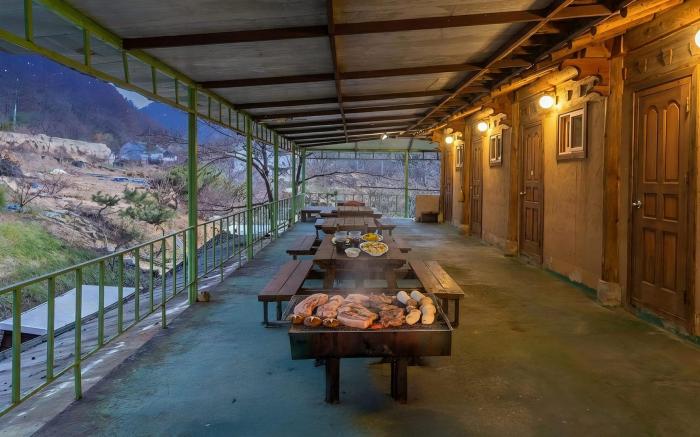 Gapyeong dolgungpensyeon&kaempingjang