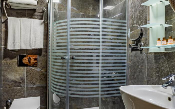 Laleli Blue Marmaray Hotel