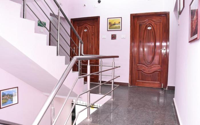 Aishwaryam Deshna Service Apartment