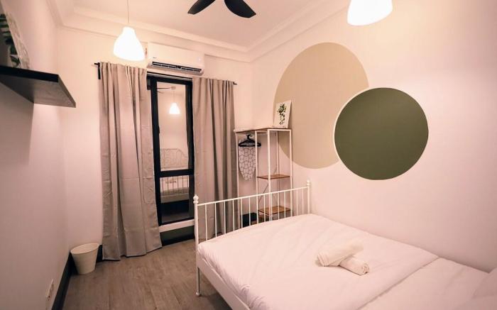 Paradigm Mall B-10-16/Netflix/1 bedroom