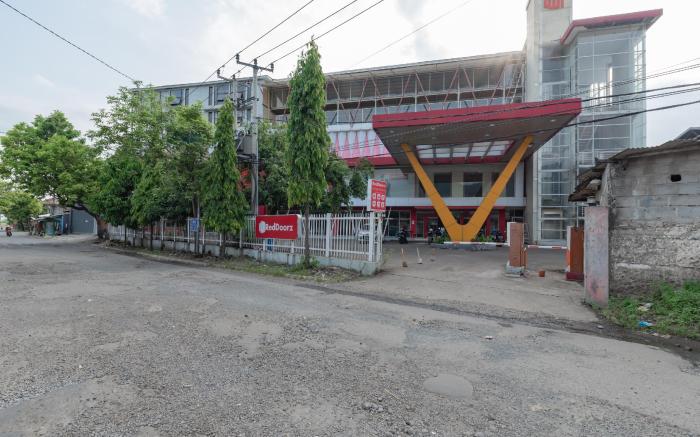 RedDoorz Syariah near Alun-Alun Pelabuhan Ratu