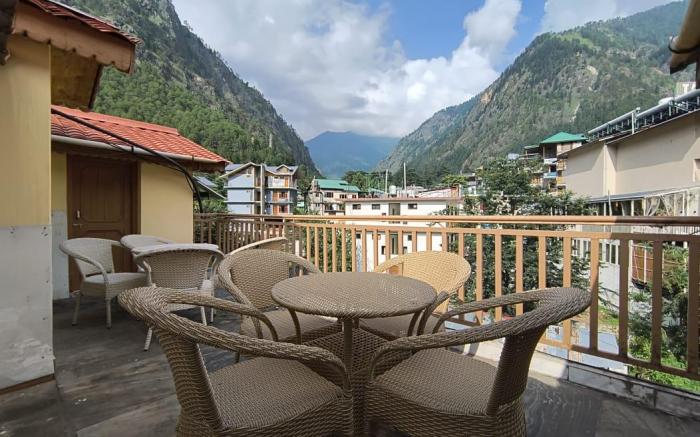Hotel Purnima - A Riverside Hotel in Kasol
