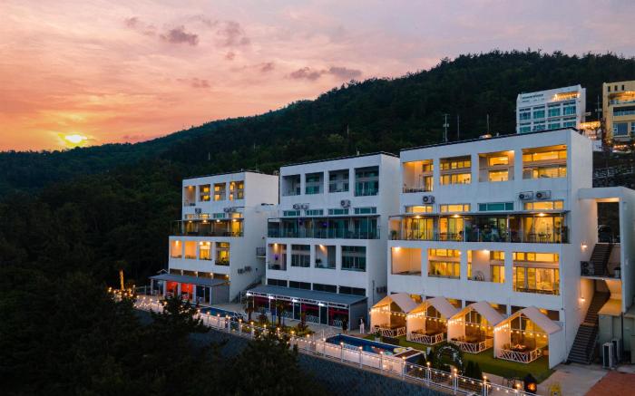 Yeosu Oasis Poolvilla