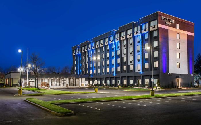 DoubleTree by Hilton Monroe Township Cranbury
